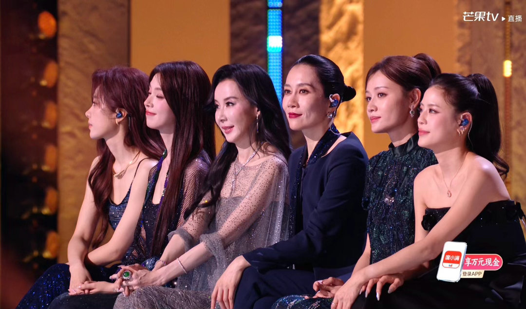乘风姐姐蓝调优雅力量谁还没被成团夜全员蓝调舞台戳中💙女性群像总是让感动～这趟乘
