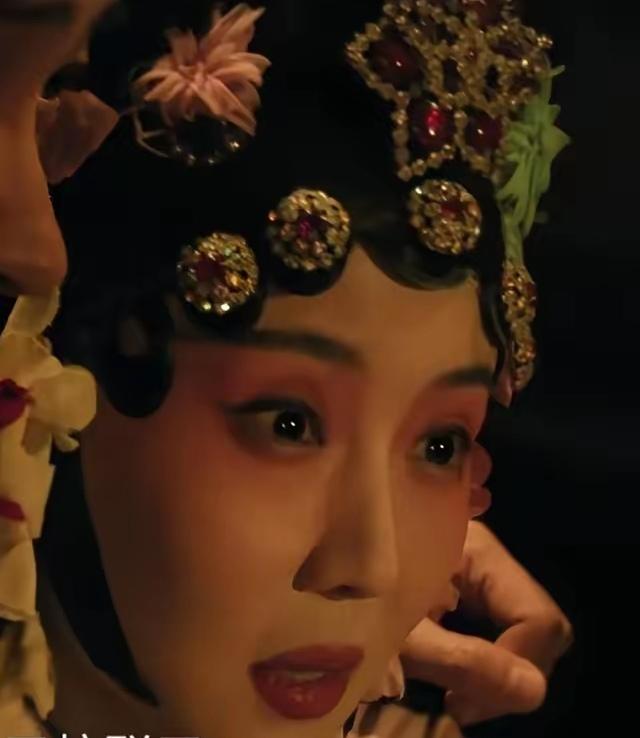追剧《归队》 剧里福庆、小贵都有几分单纯，但最单纯的就是大阔枝的妹妹小红枣。  