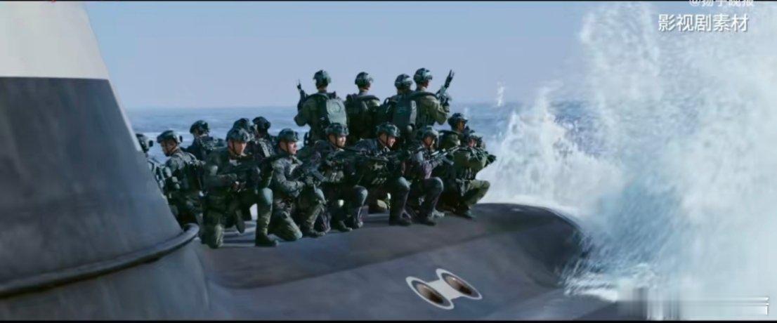蛟龙行动让深藏海底的潜艇兵被看见 蛟龙行动让潜艇兵走进大众视野，看潜艇老兵回忆起