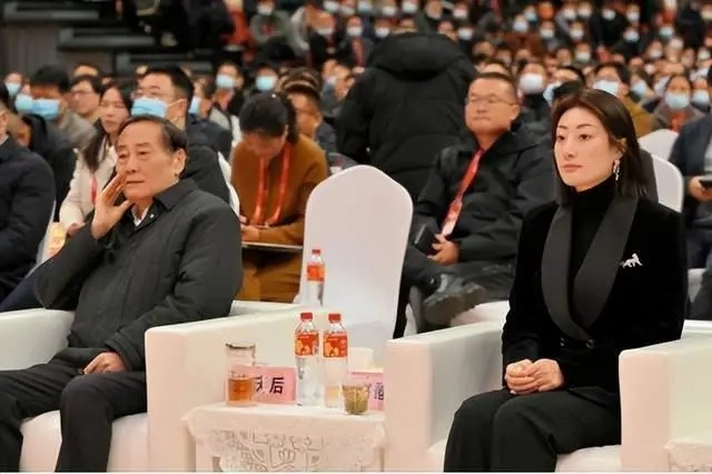 #宗庆后曾说不能要求员工996# 宗庆后逝世，接班人宗馥莉该如何去创造一片新的蓝