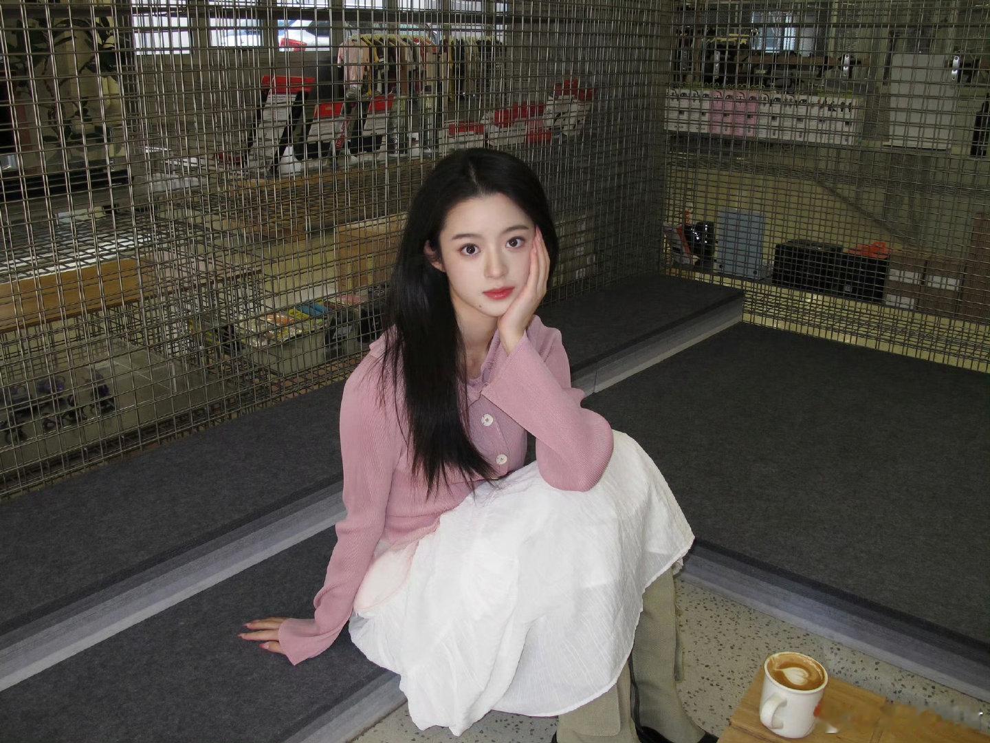 黄杨钿甜官宣微博之夜黄杨钿甜官宣出席微博之夜啦！新生代小花气场拉满！期待住了 