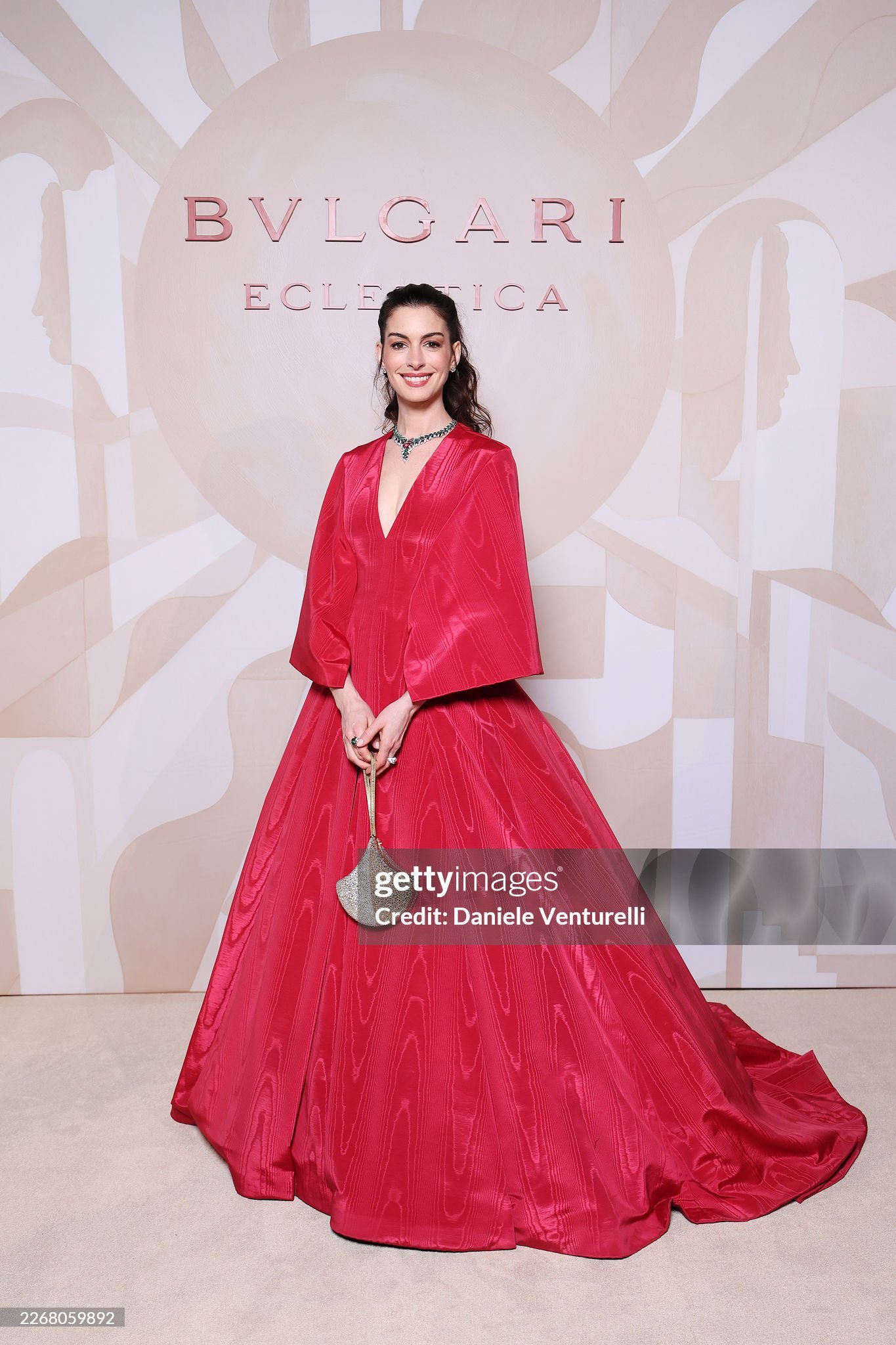 Anne Hathaway 在 BVLGARI  📸姐已经戴上了本次全新发布的