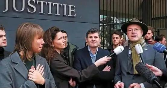 这一回中国可真要杀鸡给猴看了。中国实在忍无可忍，终于要杀鸡给猴看了，谁是这只鸡？