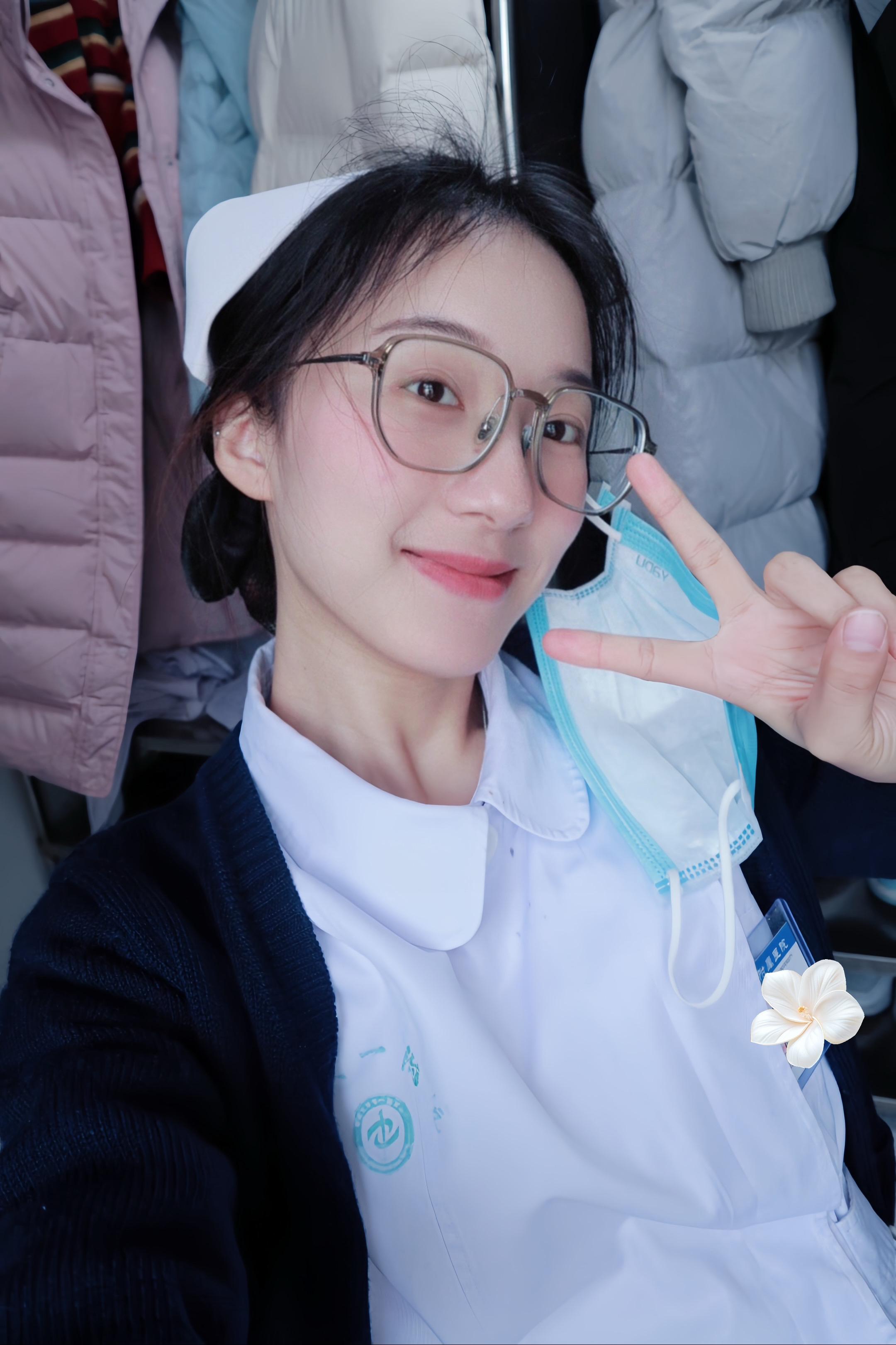 送你一朵小红花。