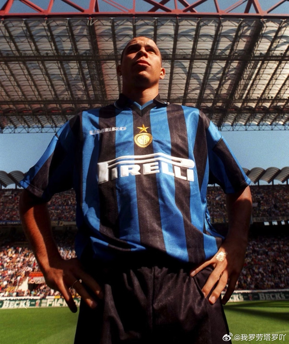 国际米兰  罗纳尔多国际米兰时期经典老照片。 