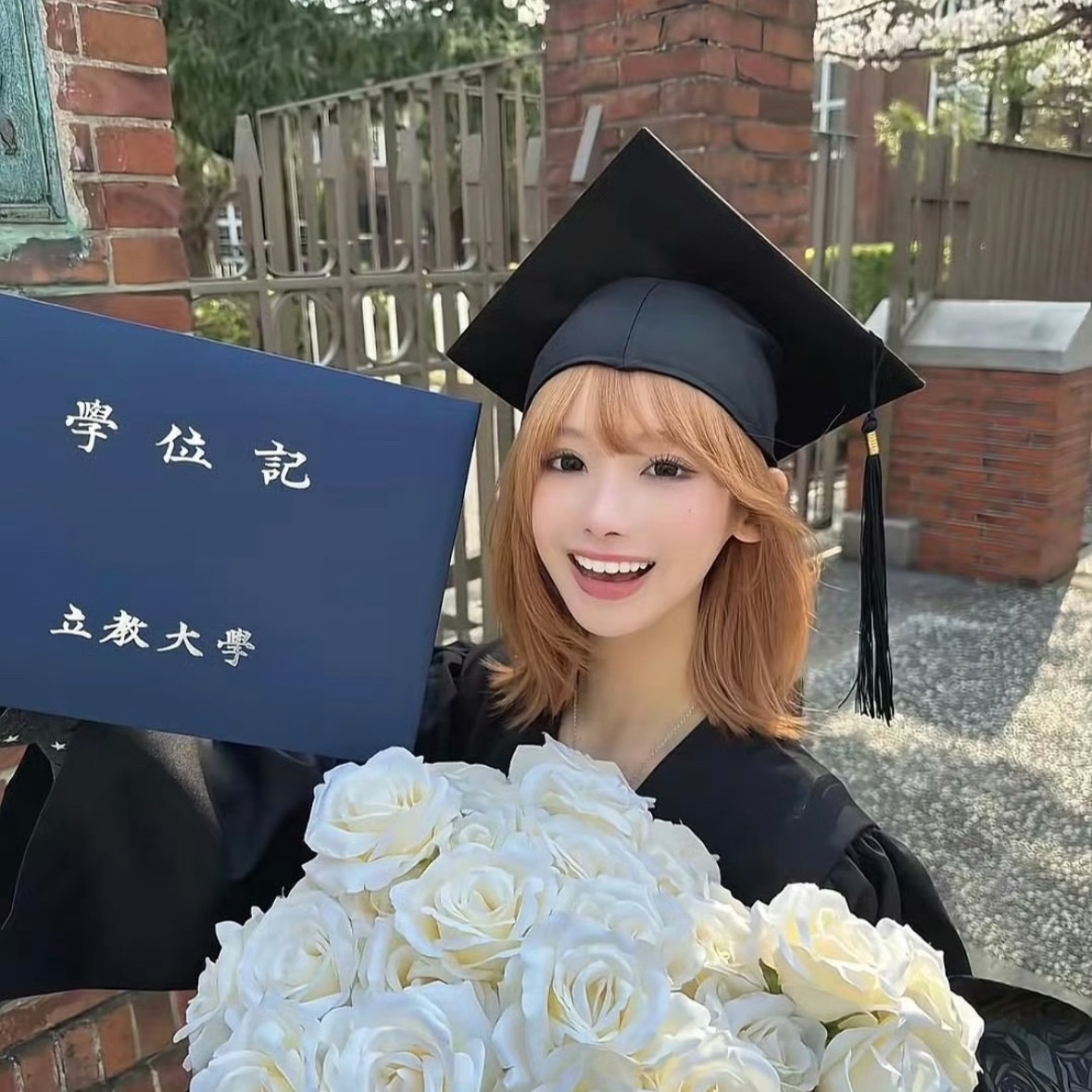 西村力粉丝澄清⬇️1.本人直播里发言是因为当天演唱会现场前排挤着要饭撒 差点出现