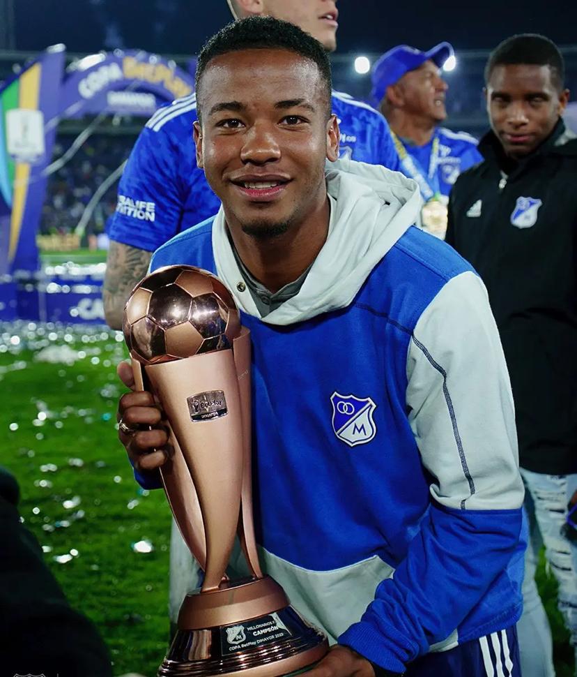 你知道哥伦比亚有个叫贝克汉姆·大卫的吗？

效力于哥伦比亚百万富翁队的22岁边锋