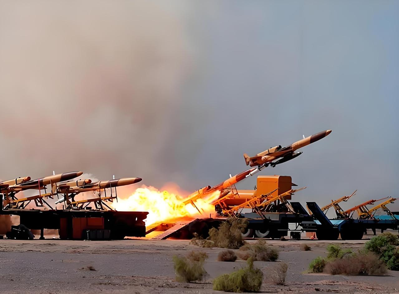 美国直接抢船了！

当地时间4月20日，据中东媒体透露，那艘被美军击中的伊朗货船