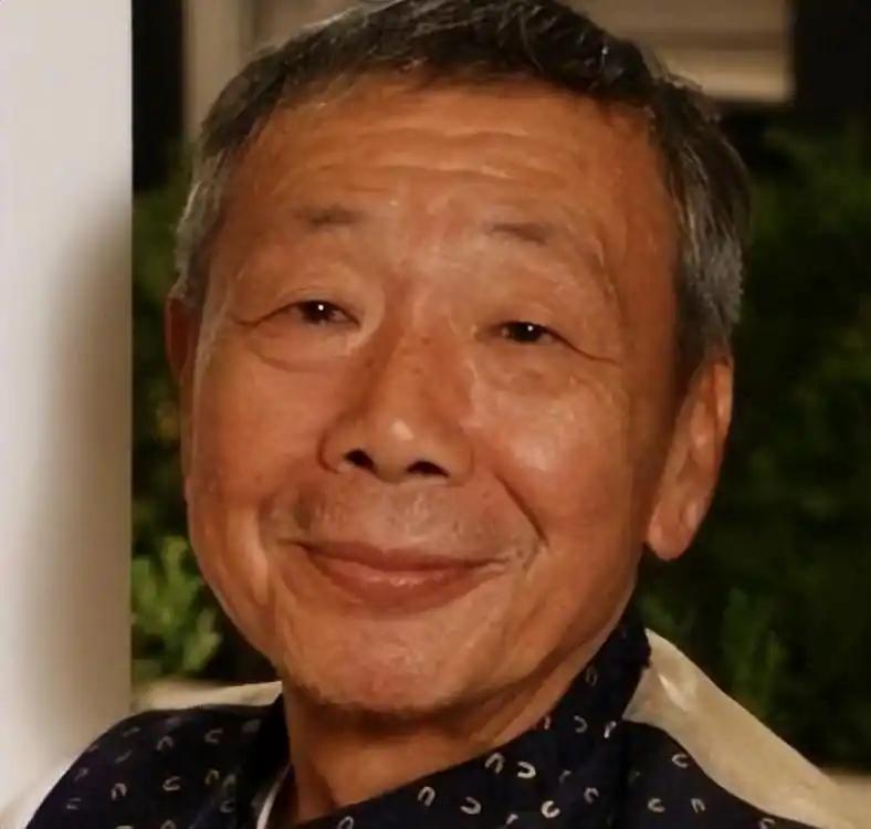 能想象一个演员能得到的最大的牌面是什么吗？是影帝奖杯，是票房神话，还是万众欢呼的