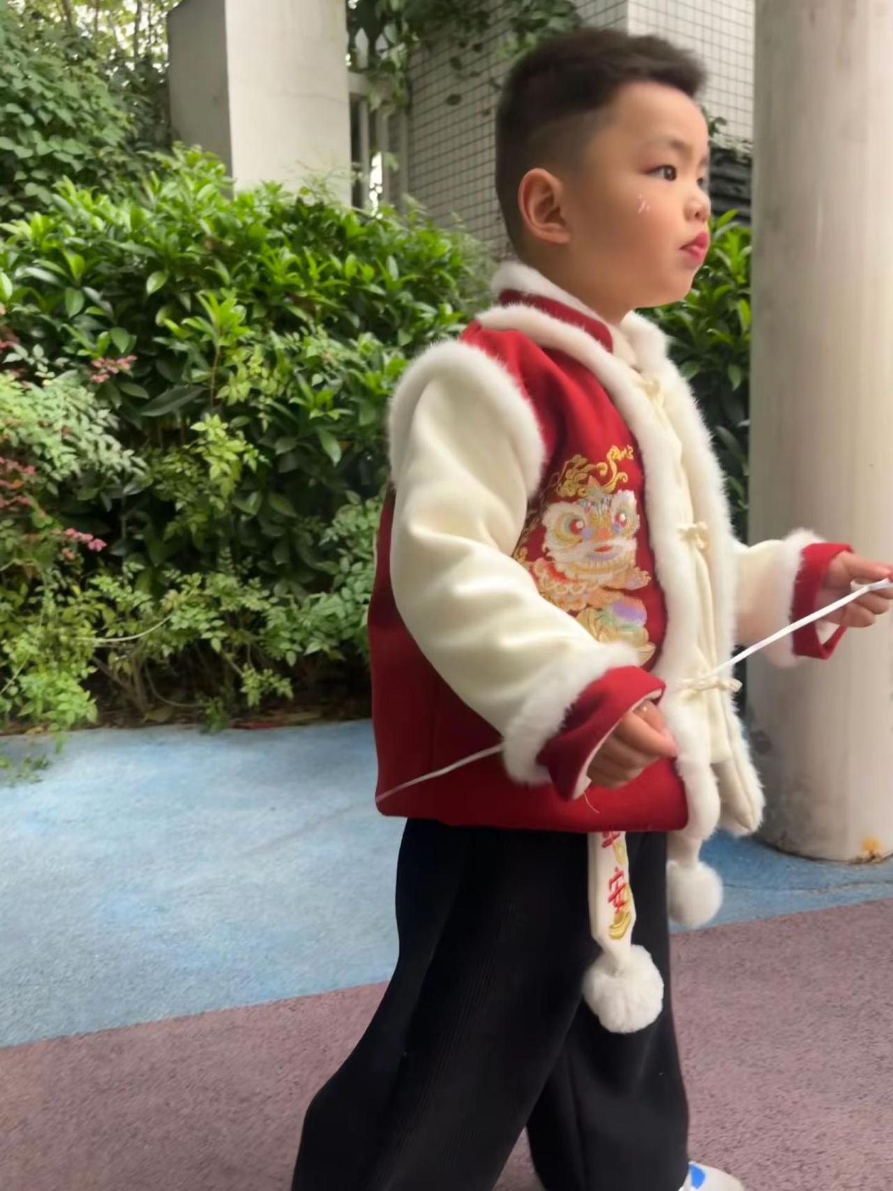 我家帅气的可爱☺