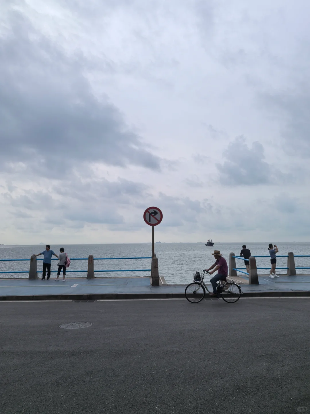 8.26青岛街头实况 阴天、凉快，等暴雨中