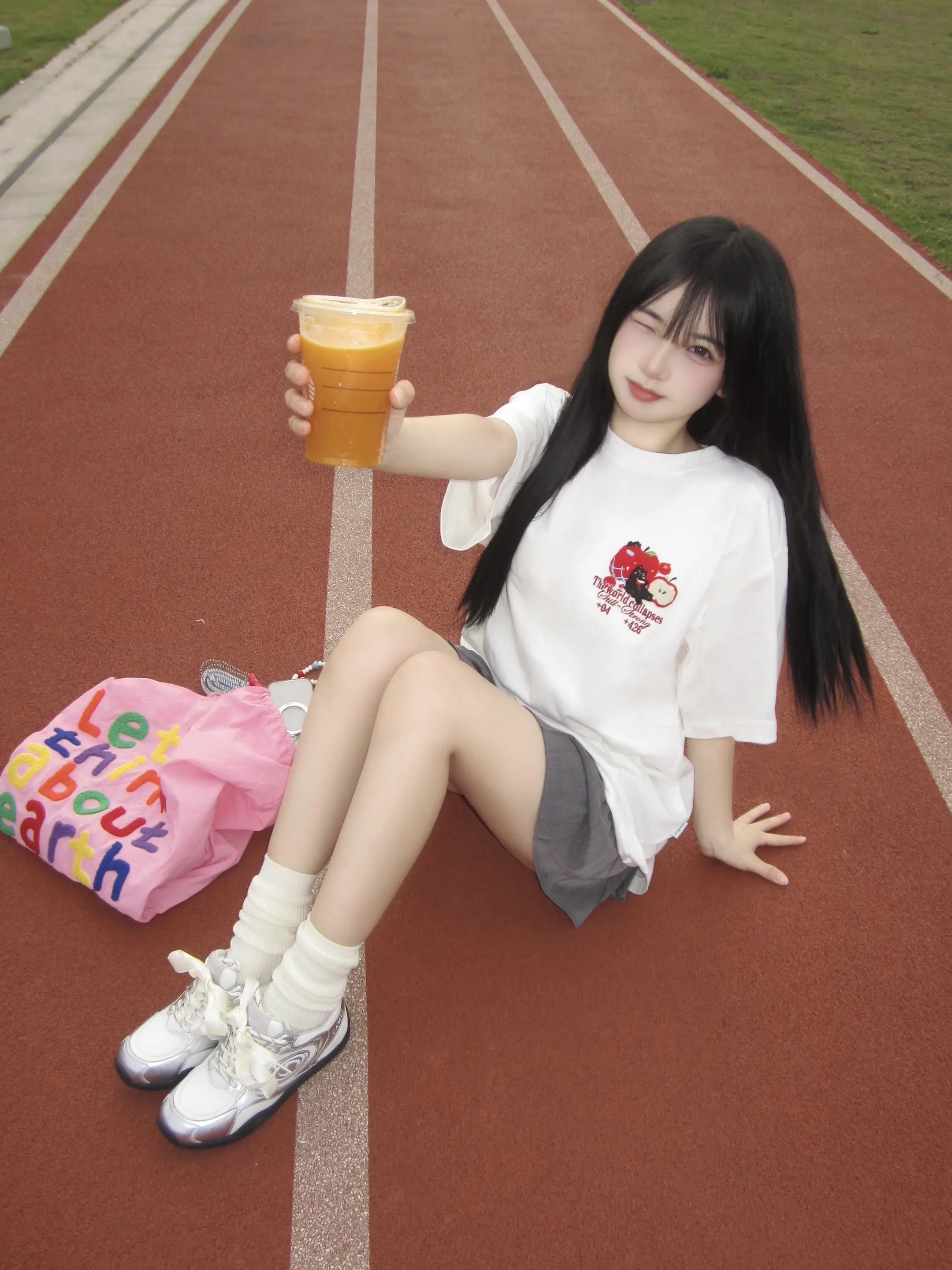故事的开始 是蝉鸣不止的盛夏