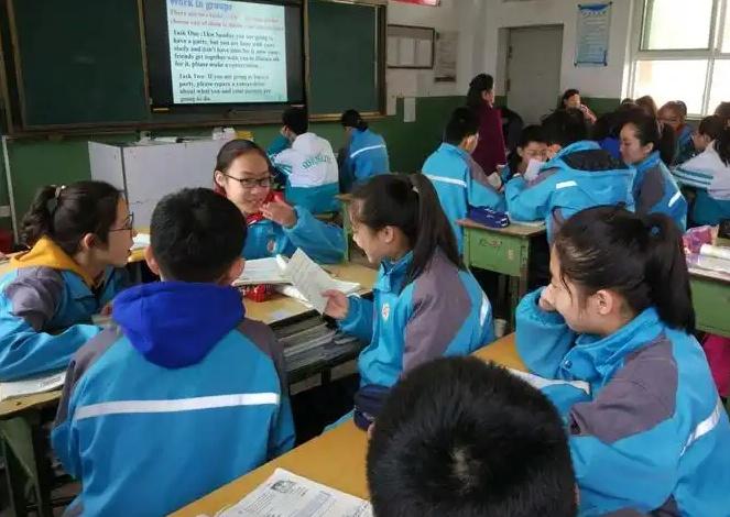 想要高中保持好成绩，初中就该开始布局了！

1、英语要是不提前学，就算过得了中考