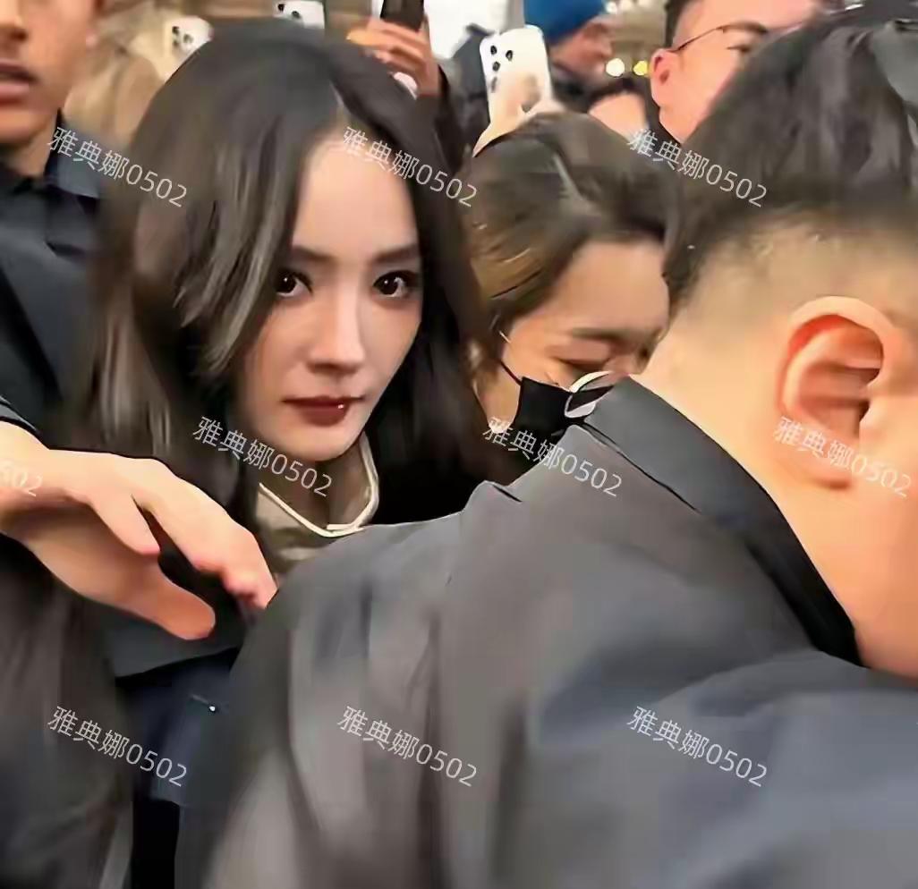 眼神是骗不了人的，凌厉，冷漠昔日的温柔随和都去哪了。