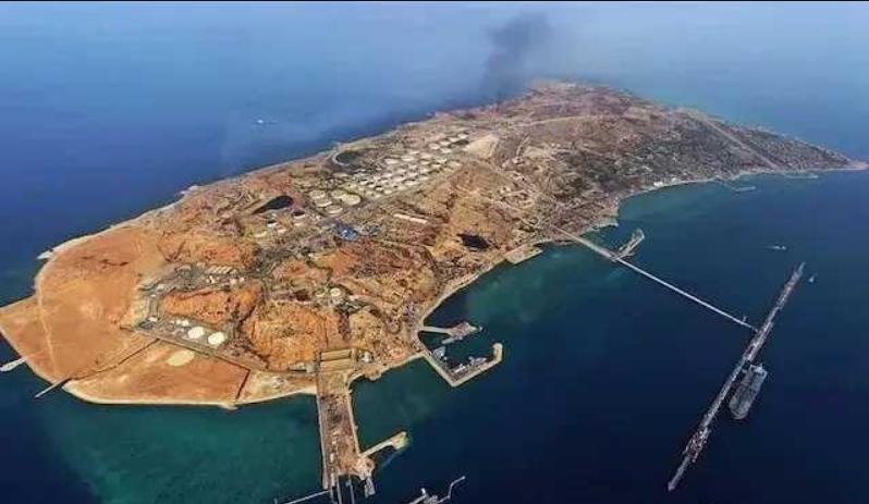 “美军从日本调兵5000人，一艘准航母，与伊朗的地面战即将打响了！”当地时间20