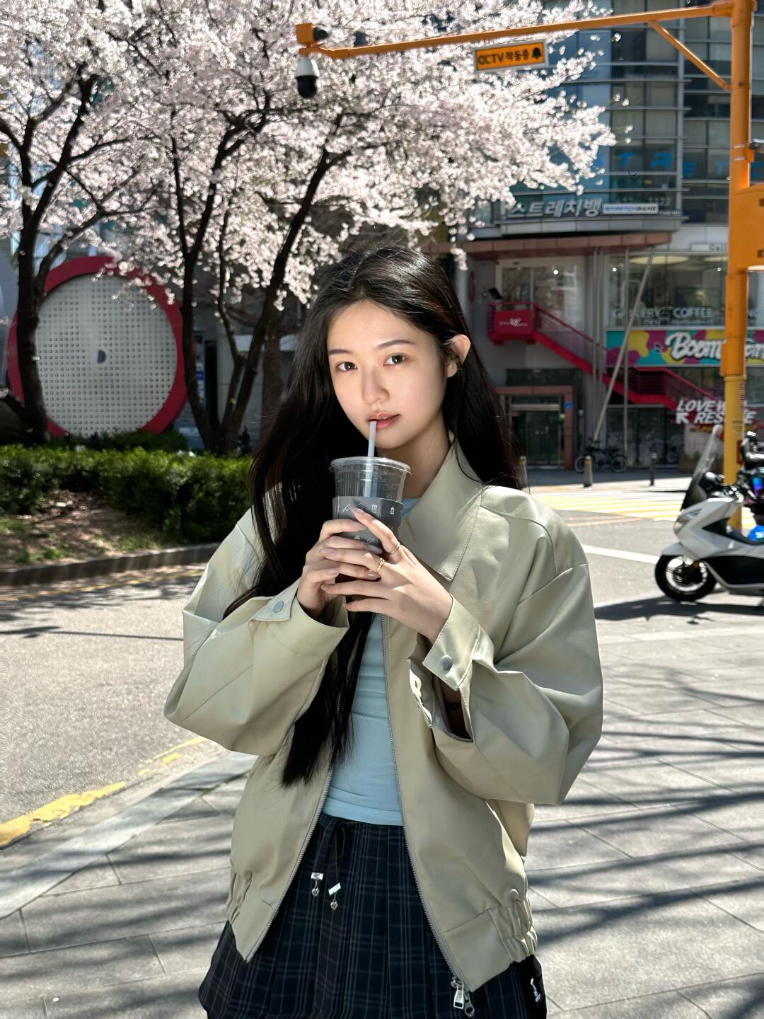 在小韩素颜也水灵灵出片了