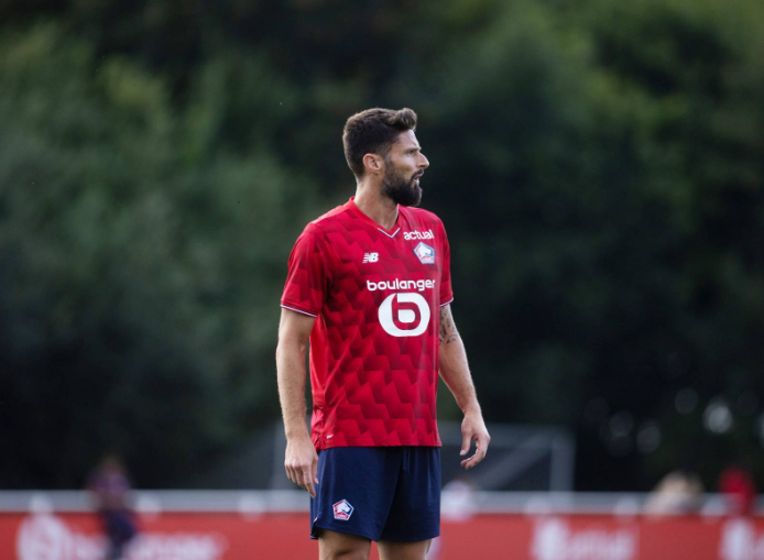 欧联杯16强比赛，里尔总比分0-3不敌维拉后出局，欧联赛场已无法国球队。39岁的