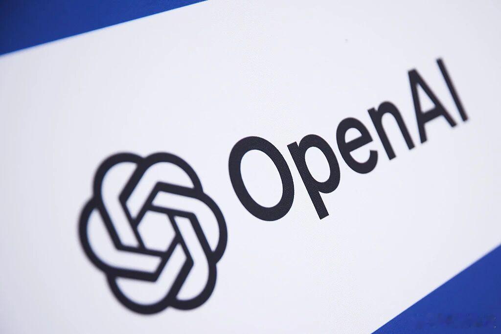 【OpenAI首席营收官宣布离职】OpenAI首席营收官Denise Dress