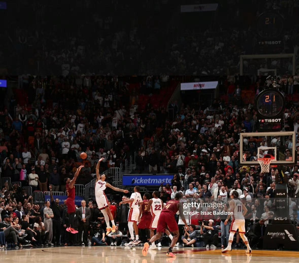 假如没有最后的绝杀，米球王的这记超高难度绝平绝对值得反复回看