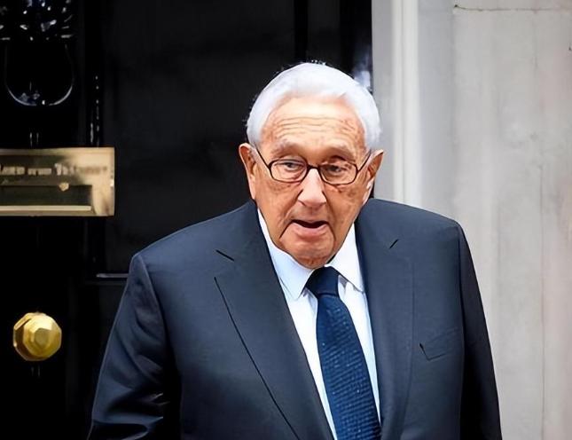 没想到，基辛格竟然预言俄乌最先耗干的不是俄乌美，而是一个意想不到的国家？

20