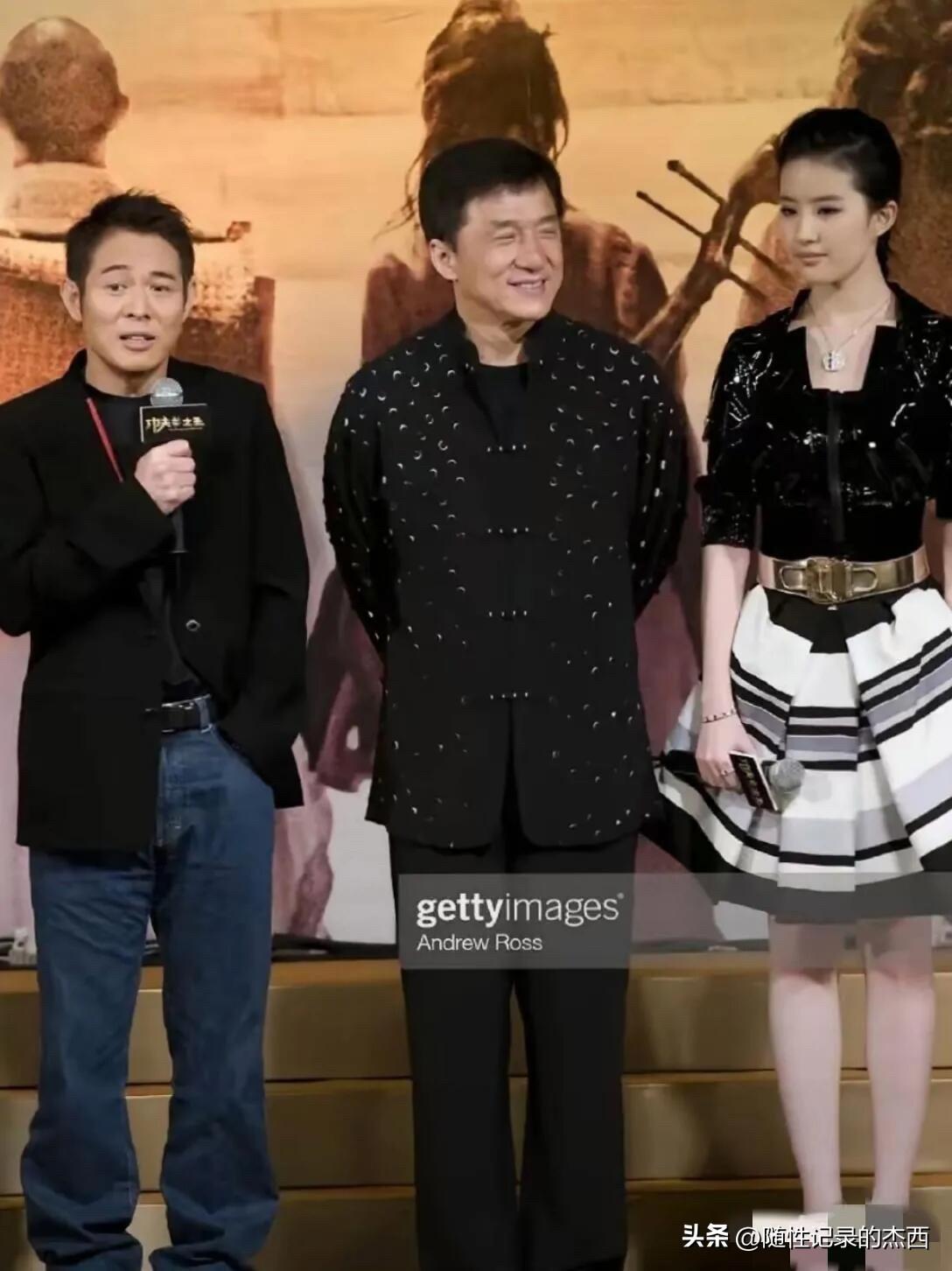 刘亦菲不穿高跟鞋的话，她的身高是170，那旁边这两位巨星难道都没有170吗？估计