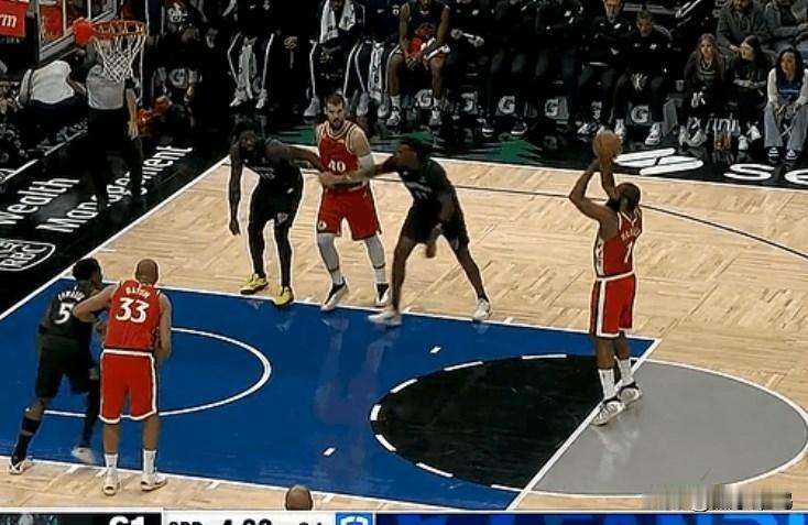 哈登超越安东尼来到历史第十！熟悉的罚球完成超越




哈登上半场就拿下19分，