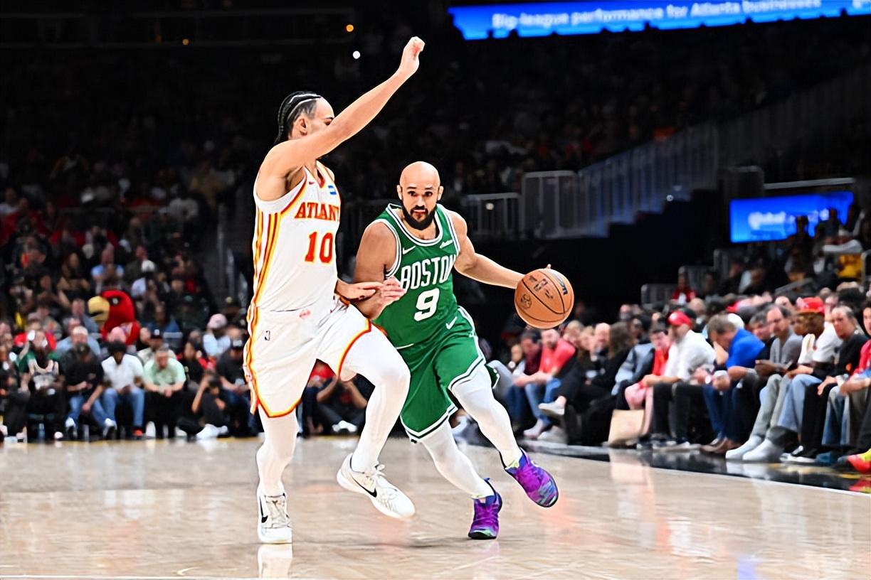 德里克-怀特本赛季的投篮命中率只有39.1%，三分命中率只有32.1%。怀特的投