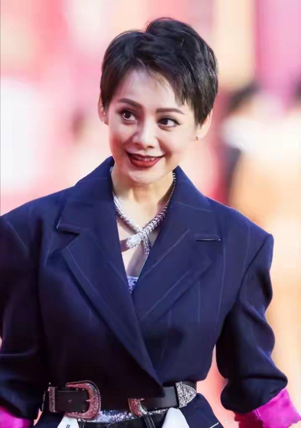 宁静做梦也没想到，美国前夫留给她的儿子，如今竟成她唯一的依靠“毒舌影后”的标签与