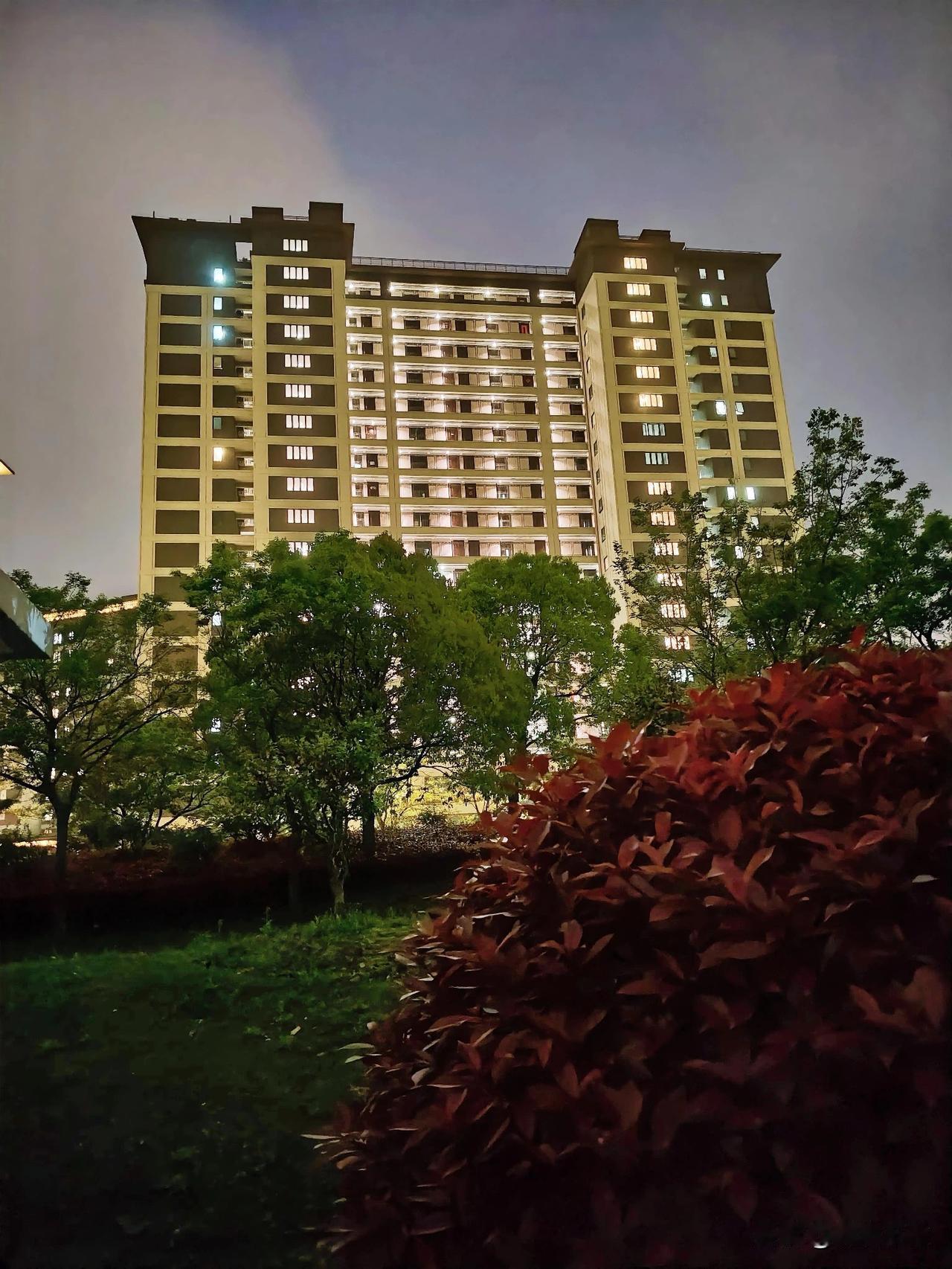 随手拍张照浦江镇永康城人才大楼