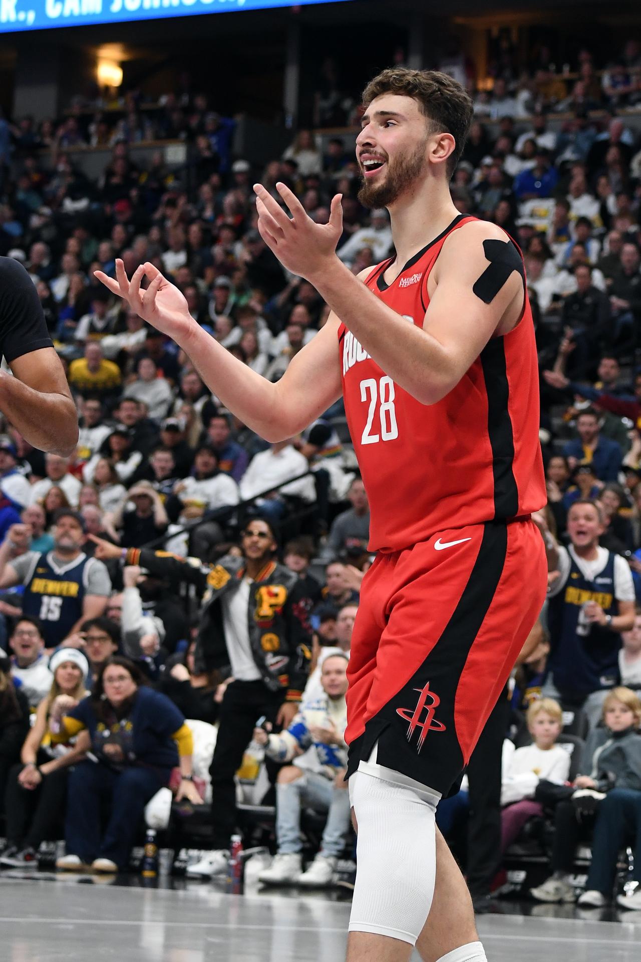 NBA作者埃里克·杰桑托斯认为，下赛季火箭队最大的变化就是他们的主力控卫范弗里特