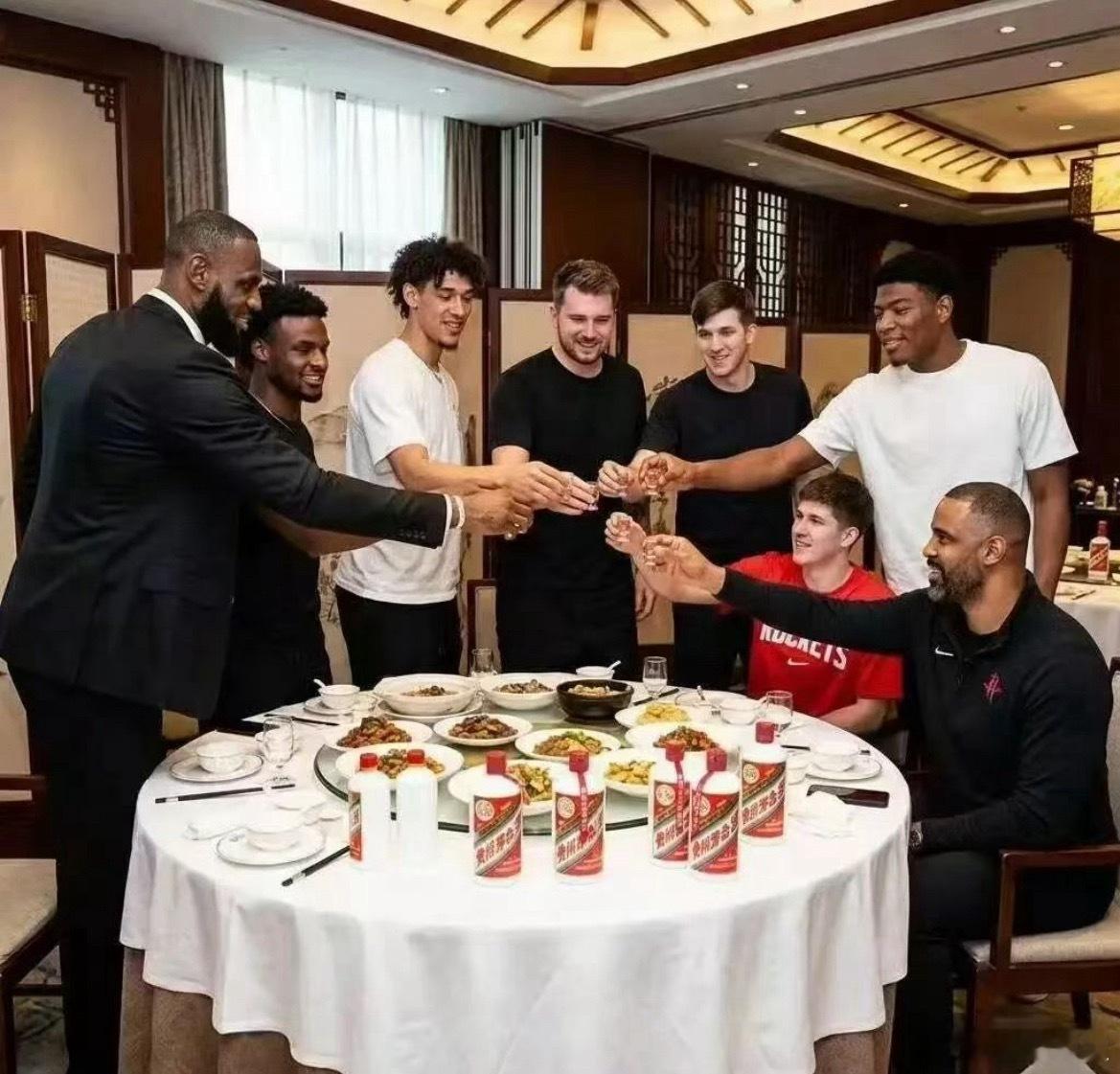 今日湖人赛后……你品，你细品！ 