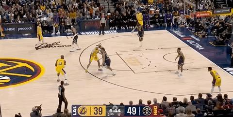 暂停！湖人39-49掘金！ 詹姆斯造了三分球犯规湖人vs掘金