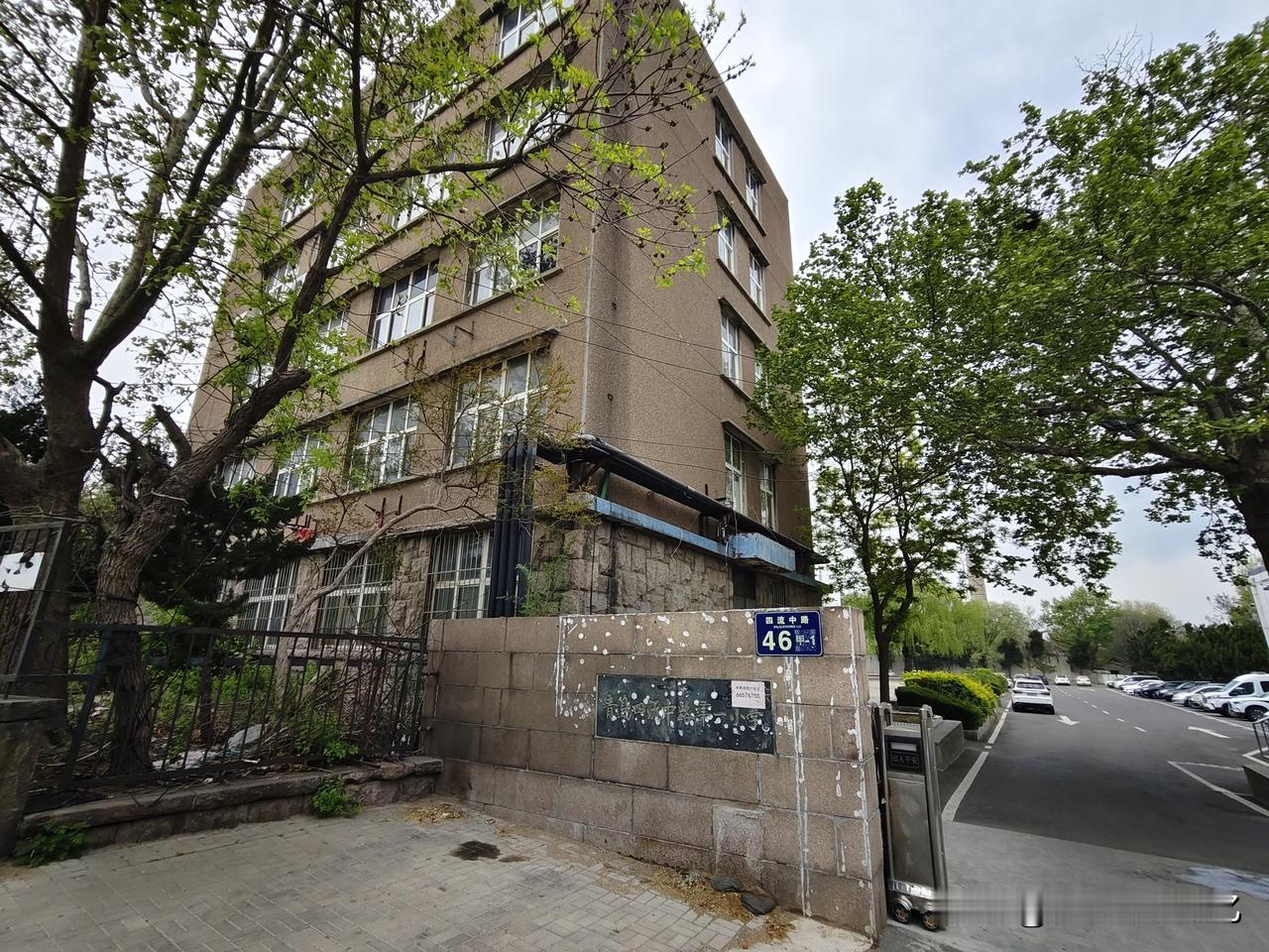 四流中路第一小学，还有人记得吗？老国棉六厂大门旁边不远，发现四流中路第一小学的建