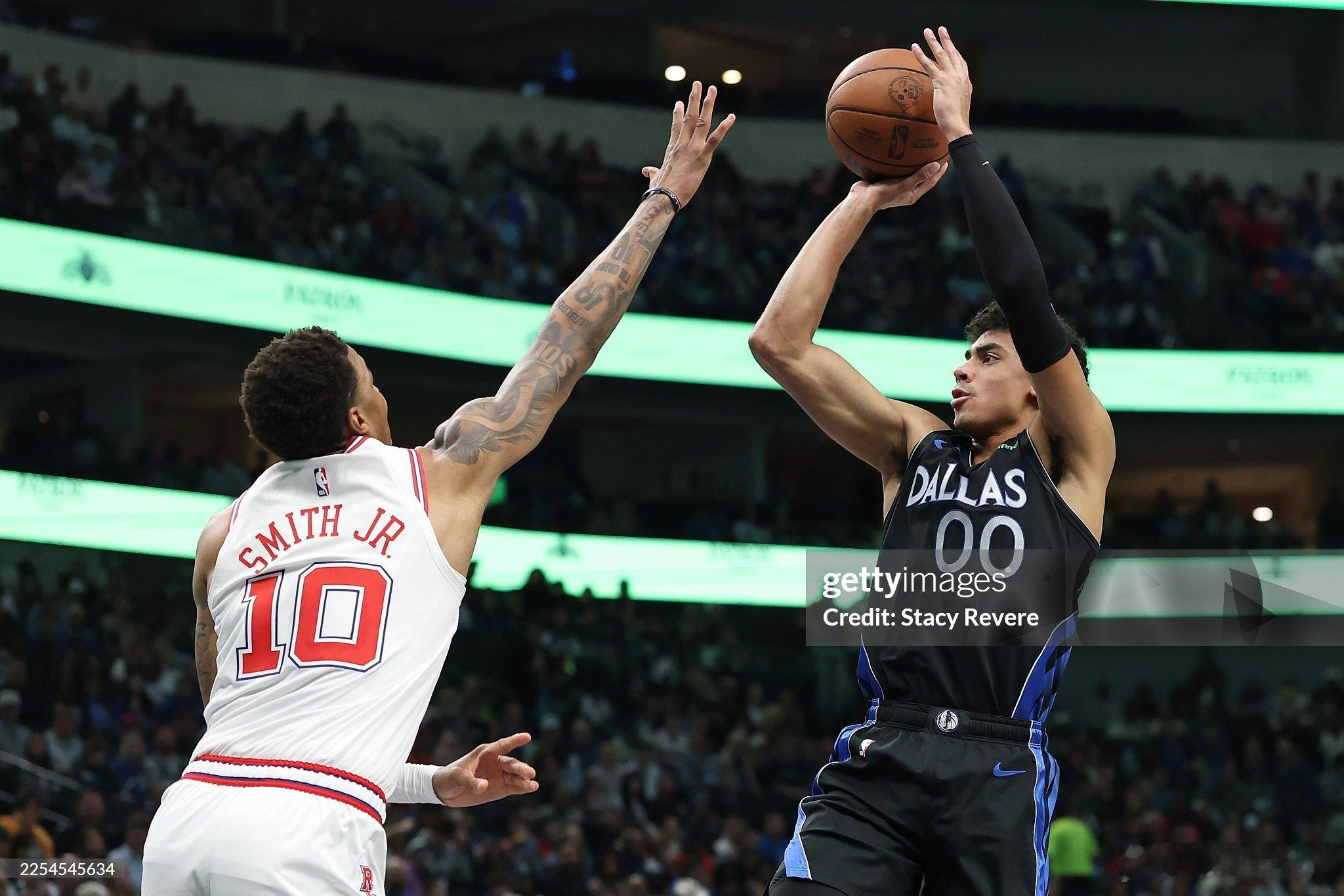 MFFL 今天克里斯蒂得到24分7篮板2助攻1抢断1盖帽，投篮13投10中，三分