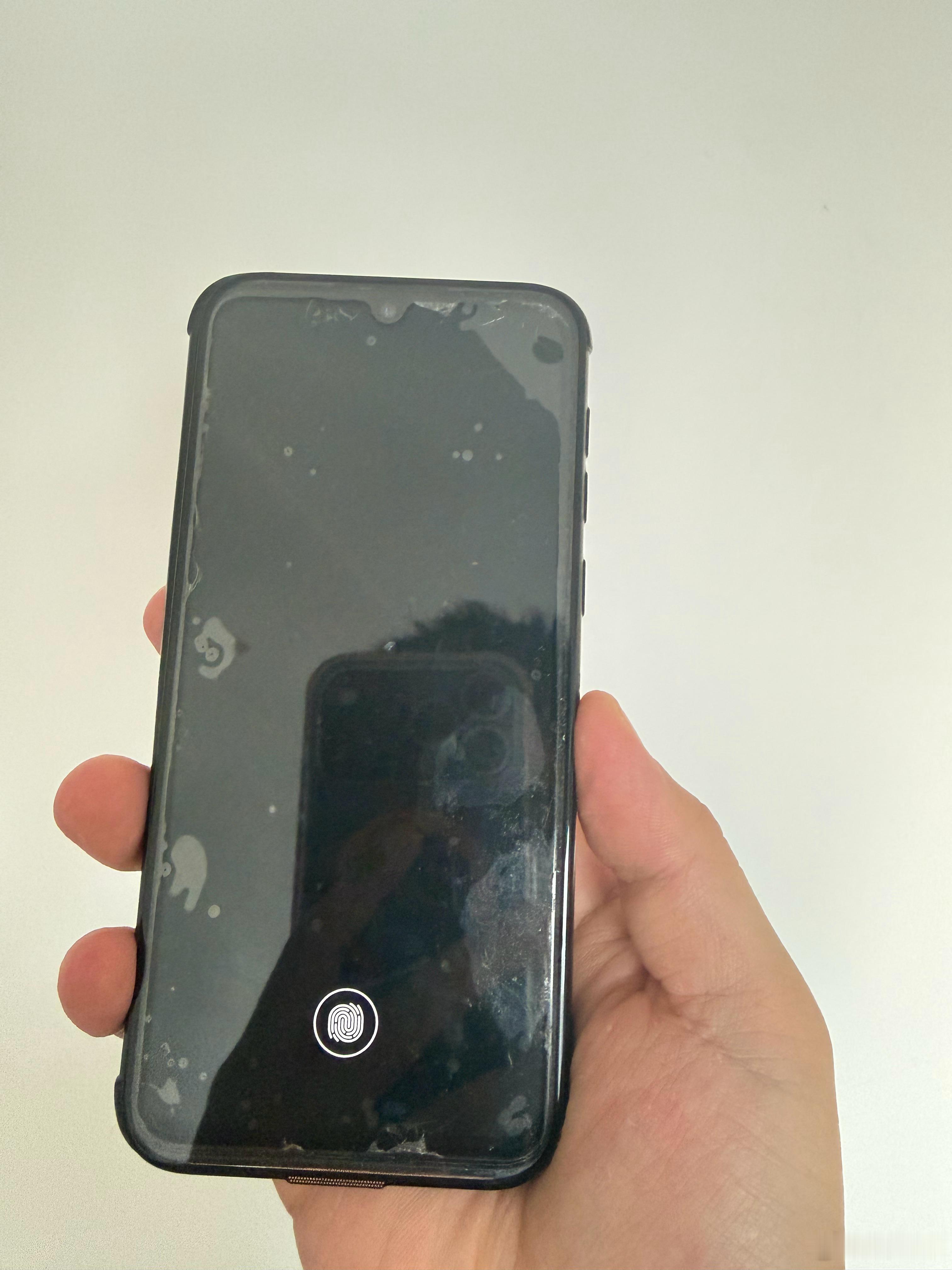 心里多少有点不是滋味，想起来前几天刚把某品牌送我的魅族手机扔二手平台卖了…赚了2