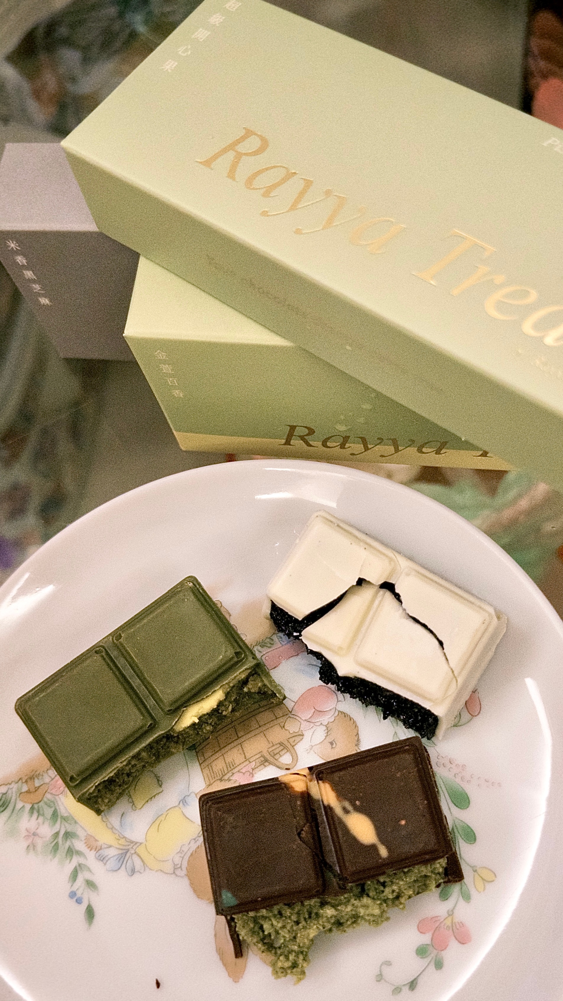 吃起来很爽的脆脆巧克力[幹飯人]好难买 和抢票一样 好吃 上头不过也没有到非吃不