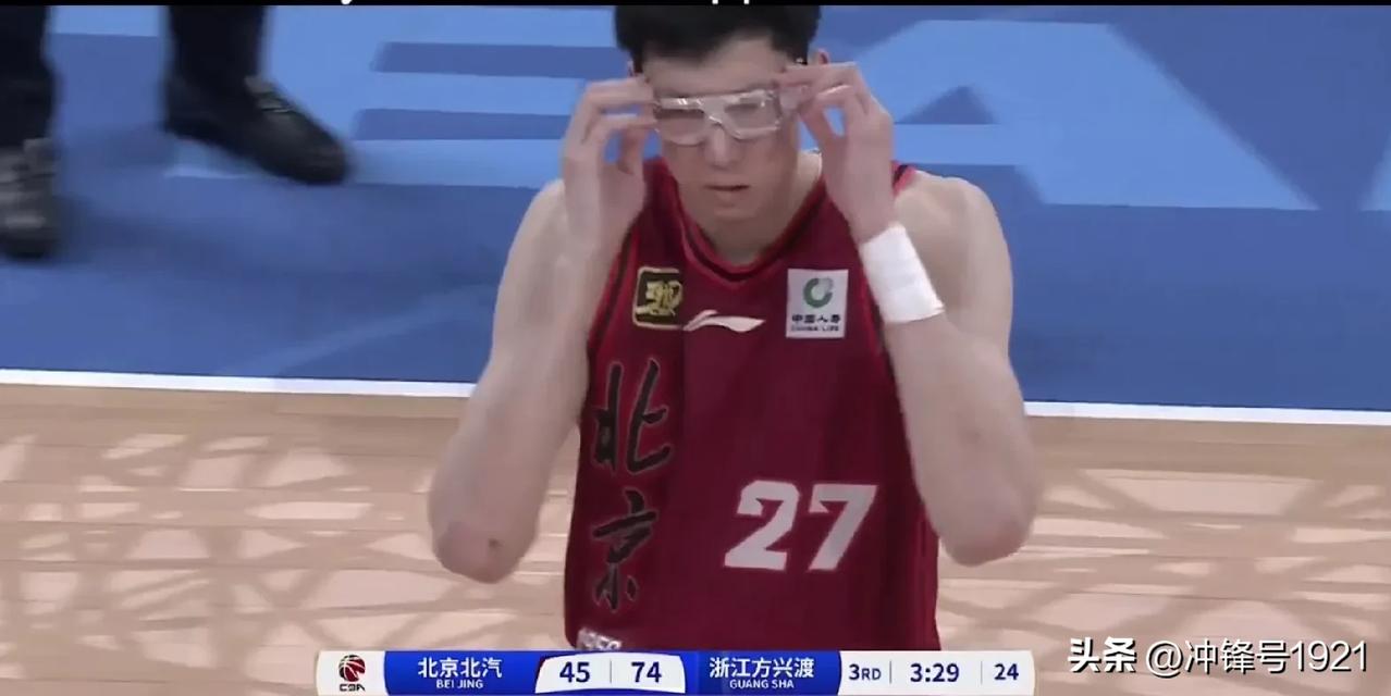 输的窝囊呀，北京竟然以73:106惨败浙江，最窝囊的一战也让北京彻底失去了争夺总