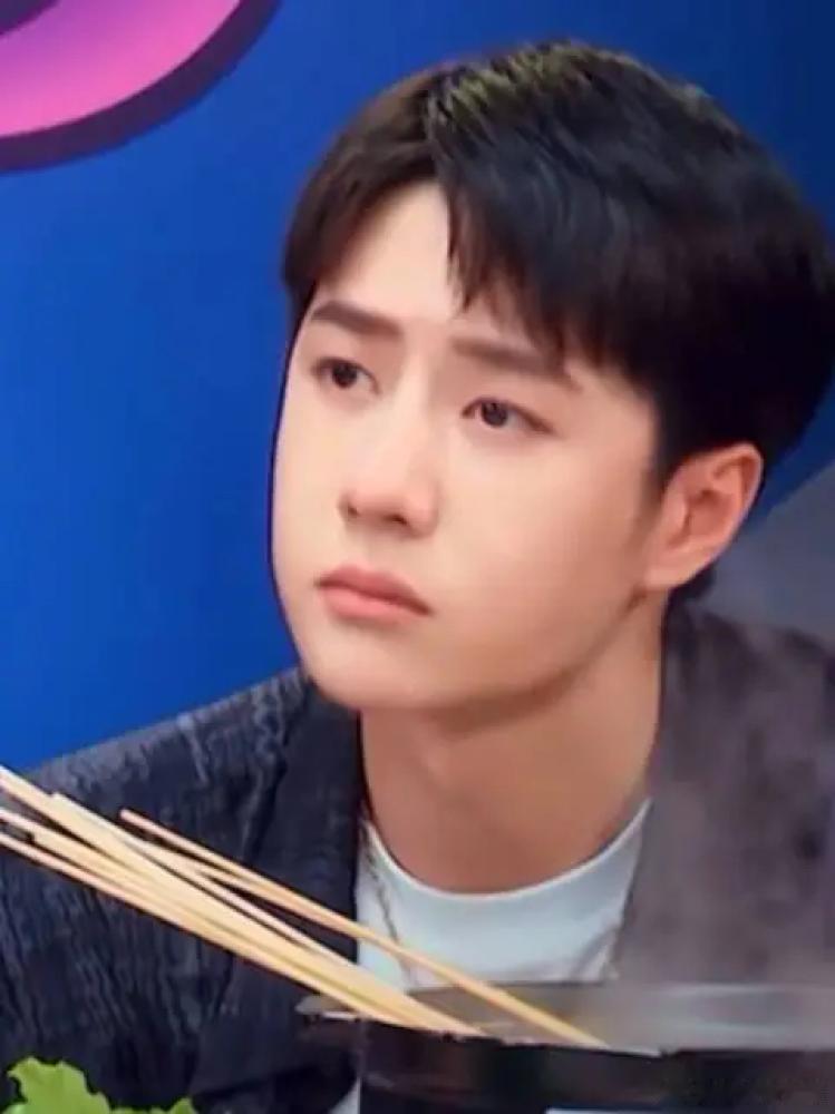 王一博[超话]  老公晚安 好梦[抱一抱]​​​