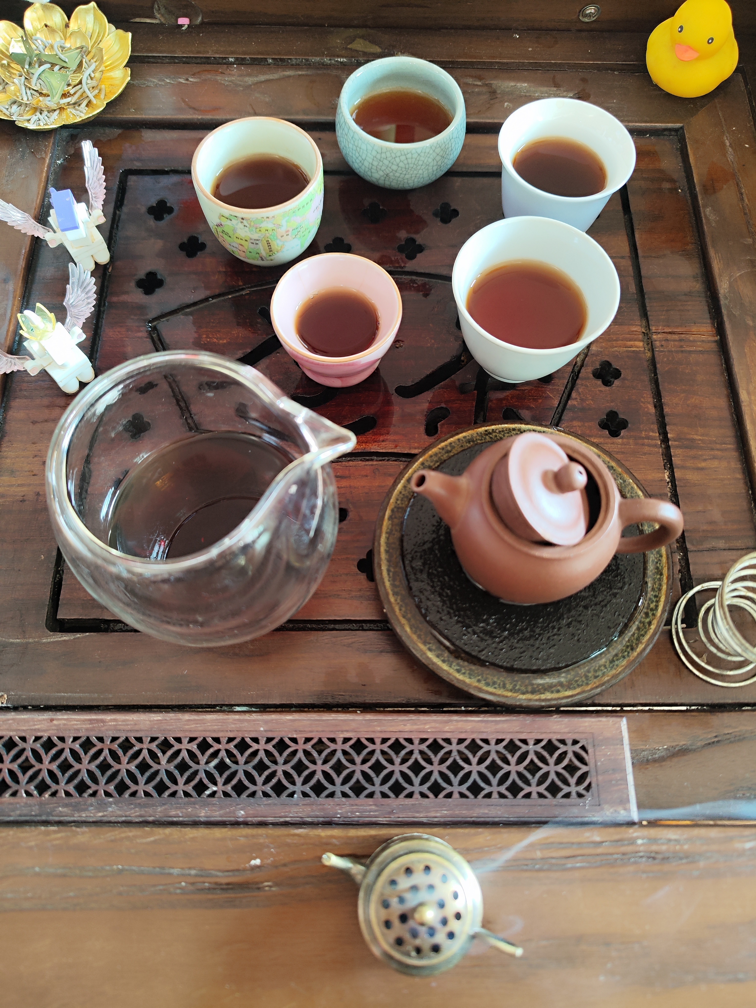 梭茶      🍵🍵闲一口，静一口，熏一口往来书香 ​​​