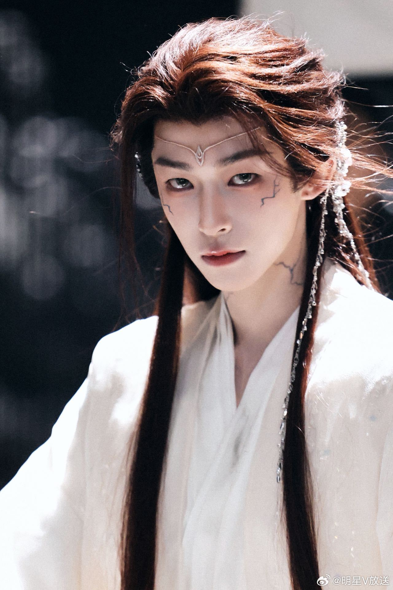 刘宇时隔一年复刻月鳞绮纪妆造 出道以来第一次演戏，真的认真的对待每一件事，时隔一