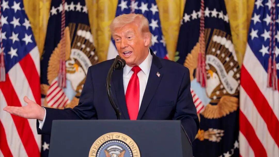 当前，伊朗冲突已造成13名美国军人和1名法国军人死亡。美军方确认，周四美军一架K