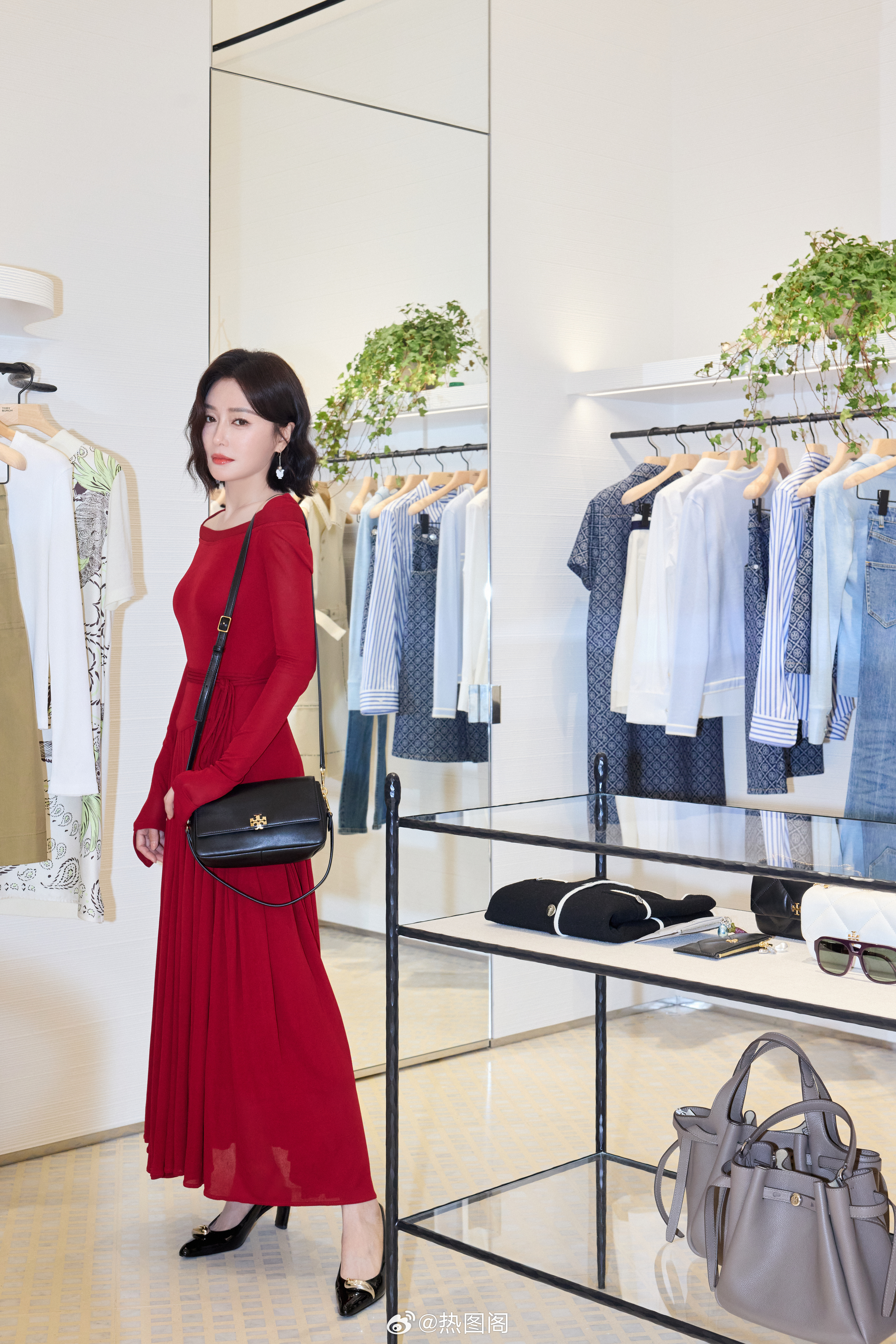 秦岚品牌活动照 热图阁公众号 