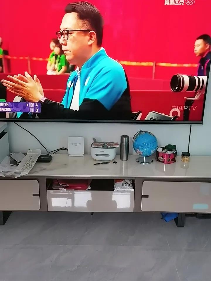 国家队与省队的差距。
第一局比分11：1
比赛时间仅1分钟。
省队队员也是一脸无