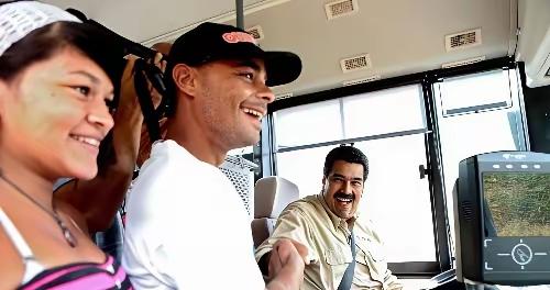 ​马杜罗作为委内瑞纳的总统，可这么容易一路走来非常地艰难，曾经的公交车司机，通过