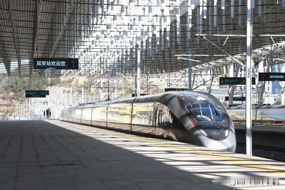 西延高铁开通满月，成绩单来了，超亮眼！
1月26日迎来运营首月，这趟关中陕北的交