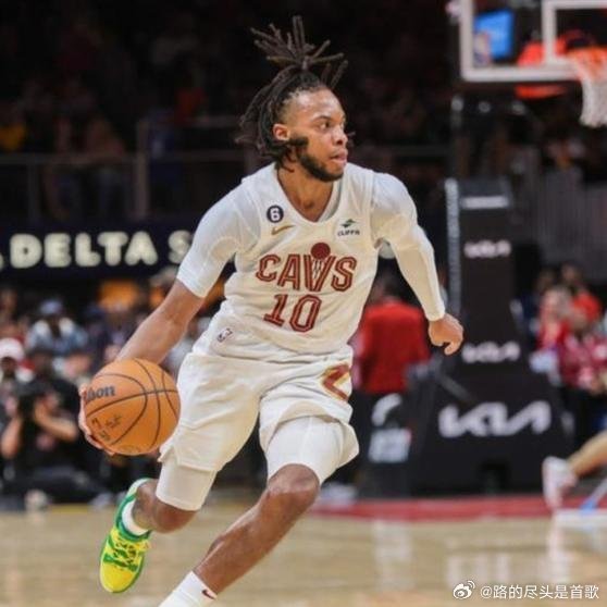 《伦纳德谈加兰节奏差异，他表示我要试着快速奔跑追上他的节奏，加兰和哈登不同，我得