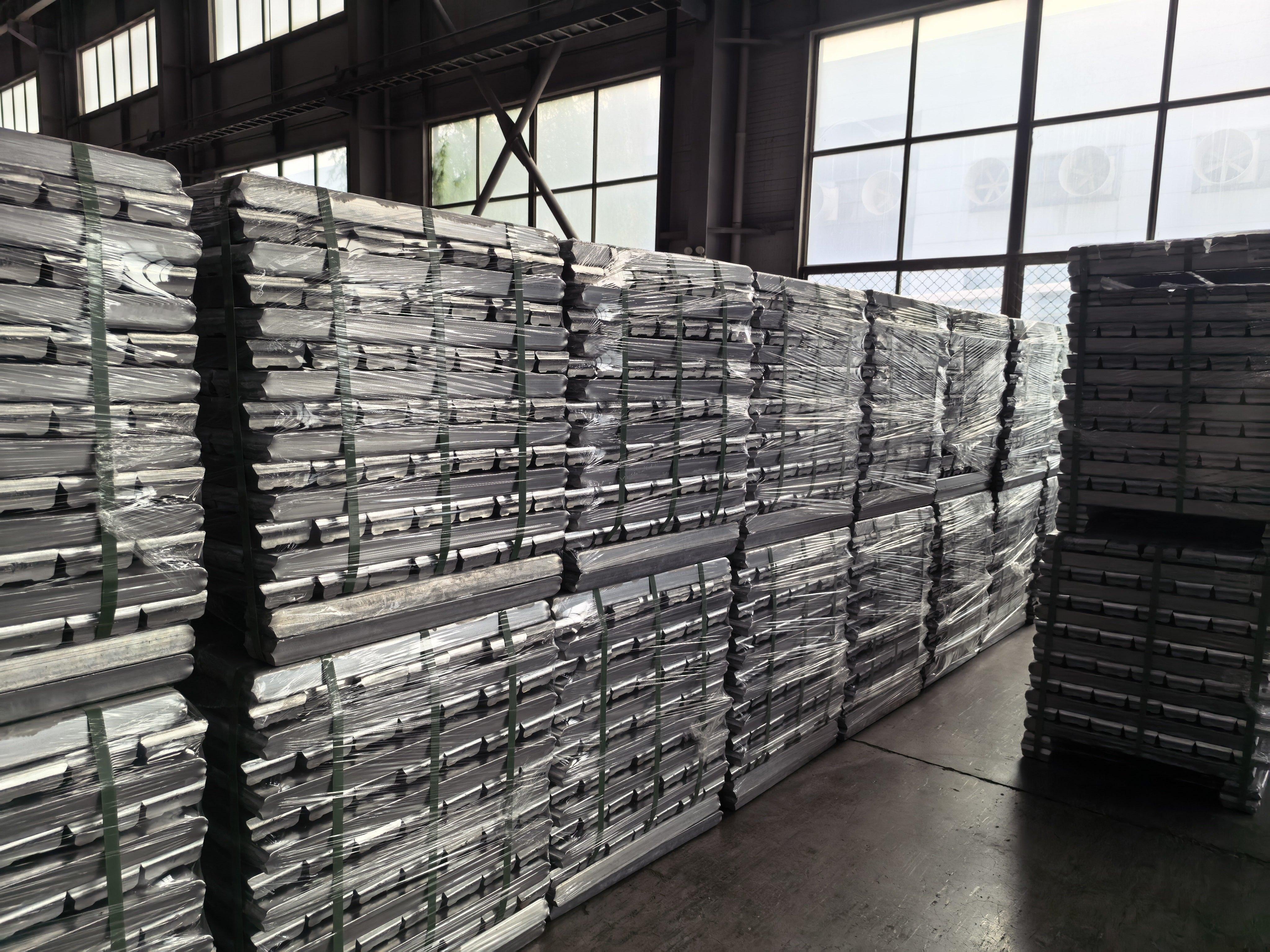 去什么车展，来看看各车厂的供应商，图里有小米汽车、理想汽车、尊界汽车的车身原材料