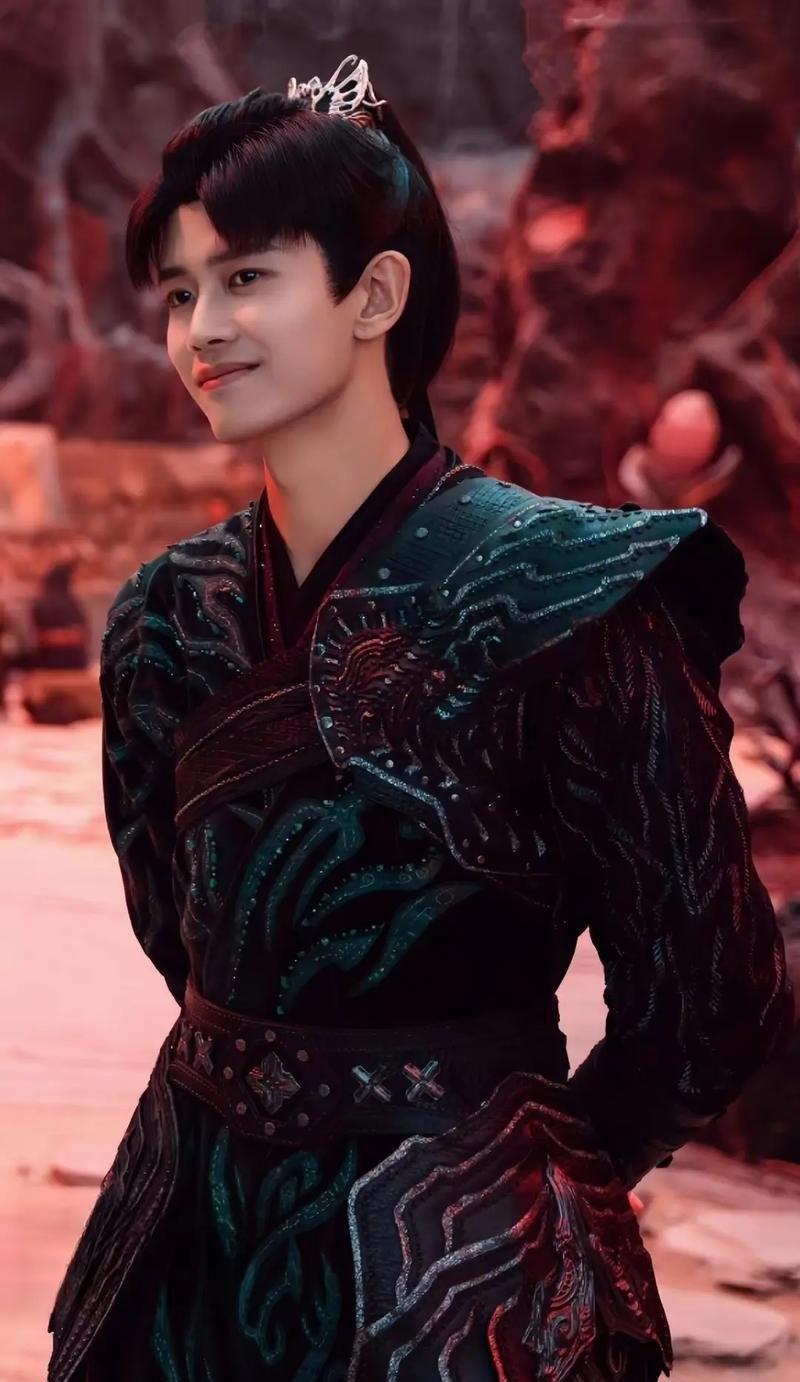 烈焰超话 
义重气长，敢于抗争，是为不屈之志。

聪慧圆滑，不走常路，是为独具匠