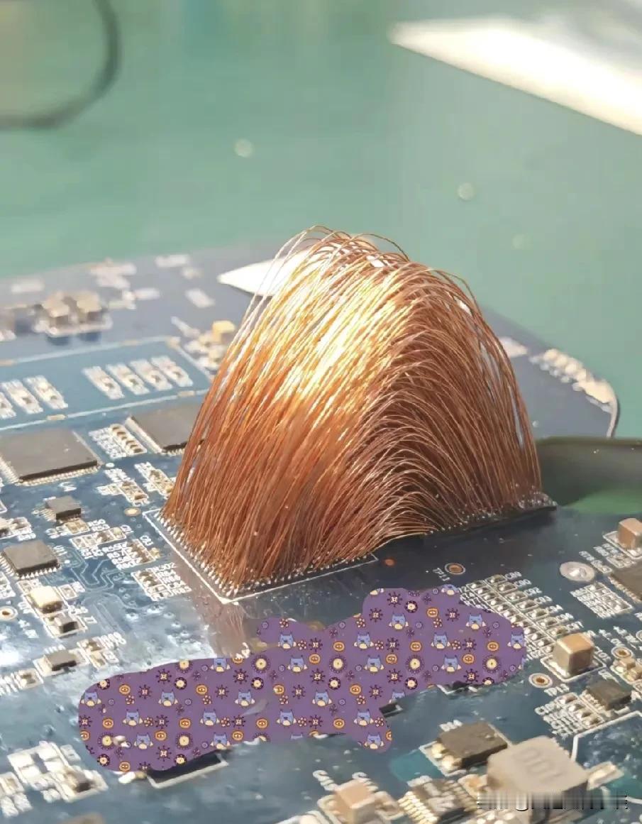 修理cpu，高手灌篮

哈哈，小逗逗和老逗逗的电脑大概是去参加了一场“极限挑战”