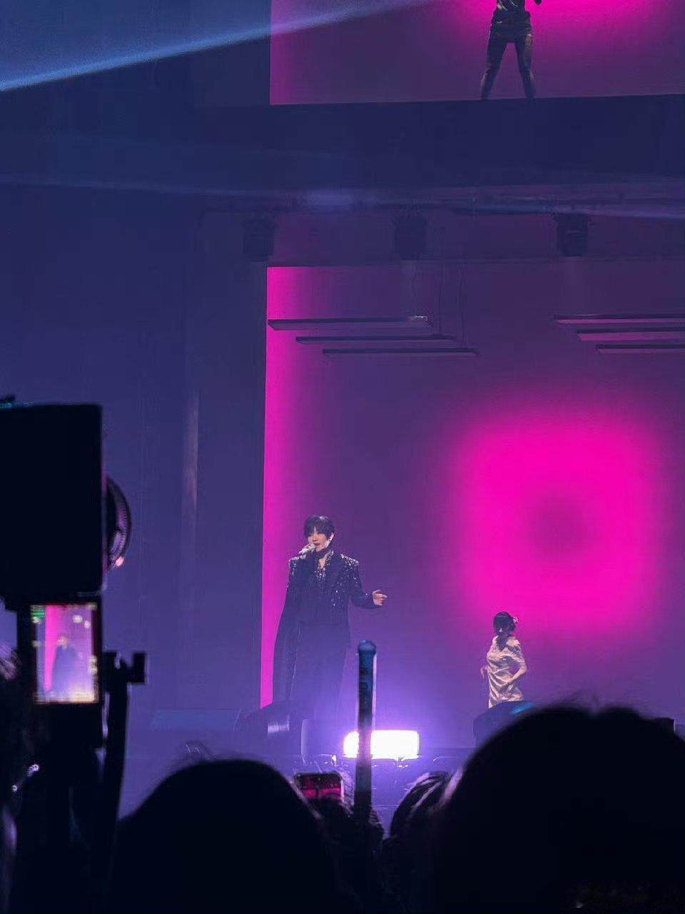 徐良南昌站我绝不放过 徐良南昌站演唱会就像一场青春的盛宴，绝对盛装出席，青春的B